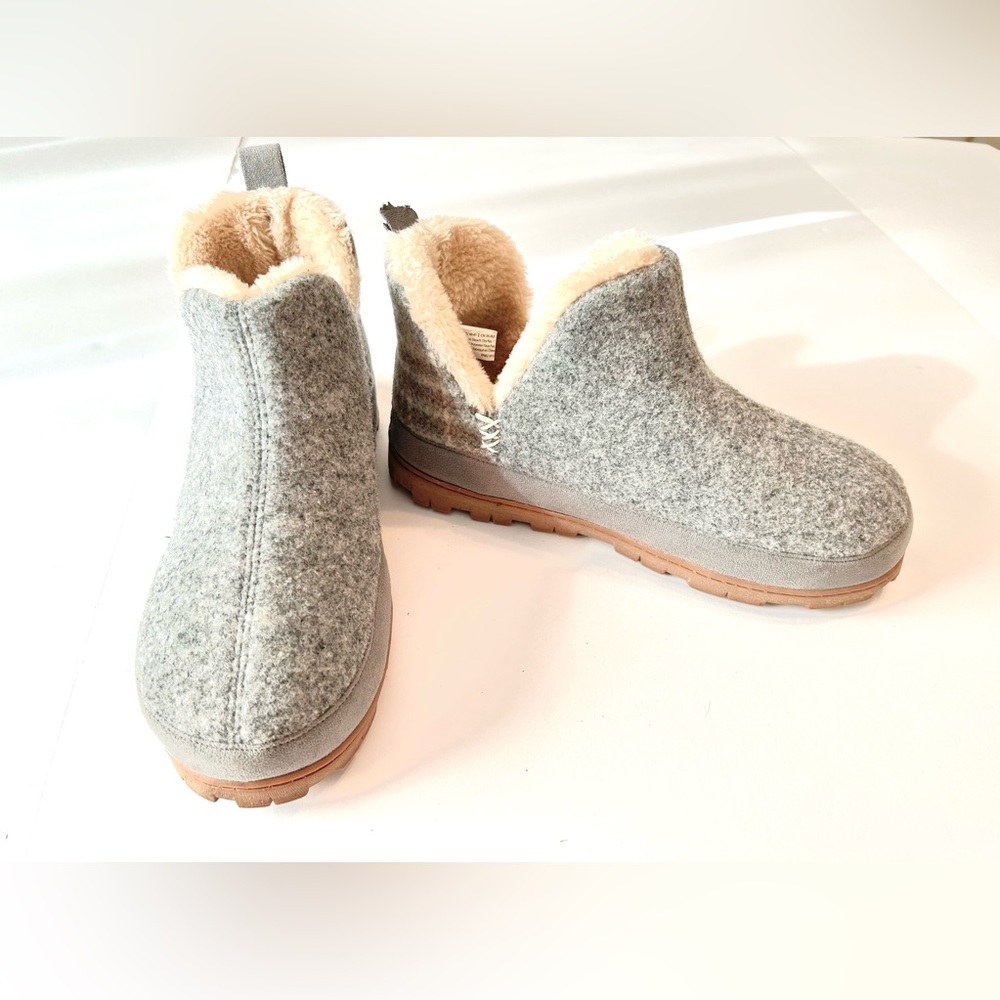 Dearfoams Women’s Ember Mixed Material Fleece Slip On Bootie
